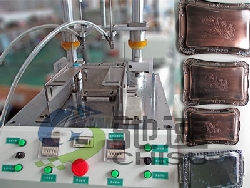 2軸鎖螺絲機在酒店用品行業(yè)應(yīng)用